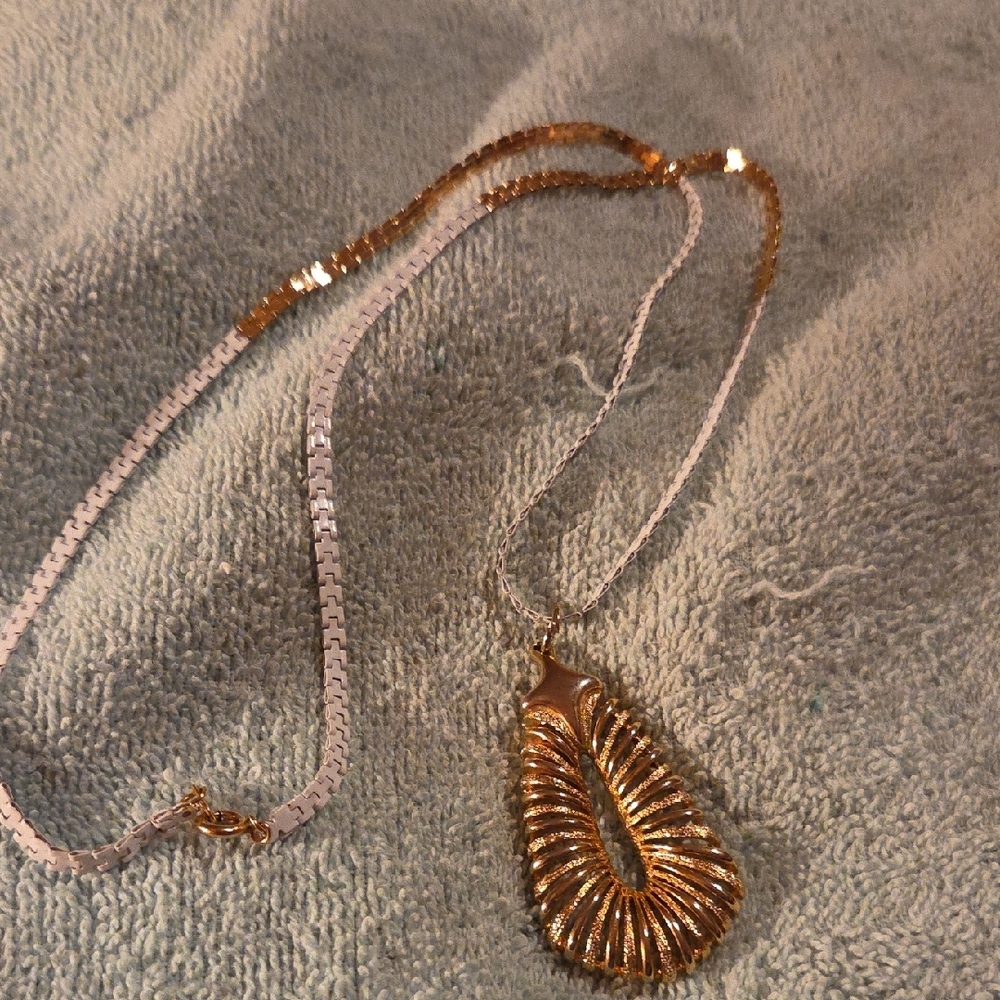 Vintage Gold Colour Pendant Necklace